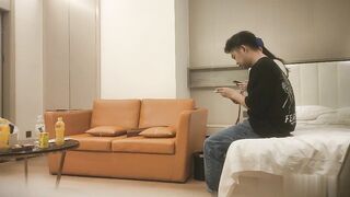 【麻花免费视频】20岁175CM模特翘臀美腿身材无敌后入爆操