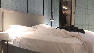 【麻花免费视频】2800网约大圈外围甜美00后小姐姐，粉嫩乖巧