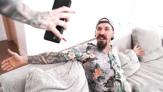 【麻花免费视频】一位小奶妈正被一只马热情地扑向屁股和嘴巴