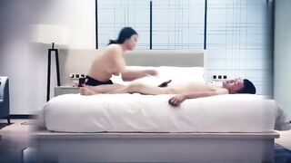 【麻花免费视频】丰满少妇振动棒玩弄口交乳交猛操呻吟娇喘