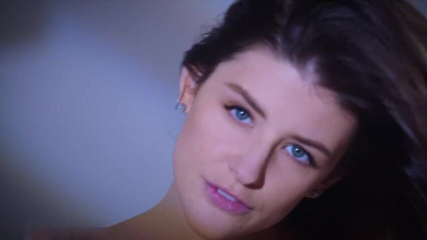 【麻花免费视频】丰满的职场女性为老板提供服务肛交获得最大的释放