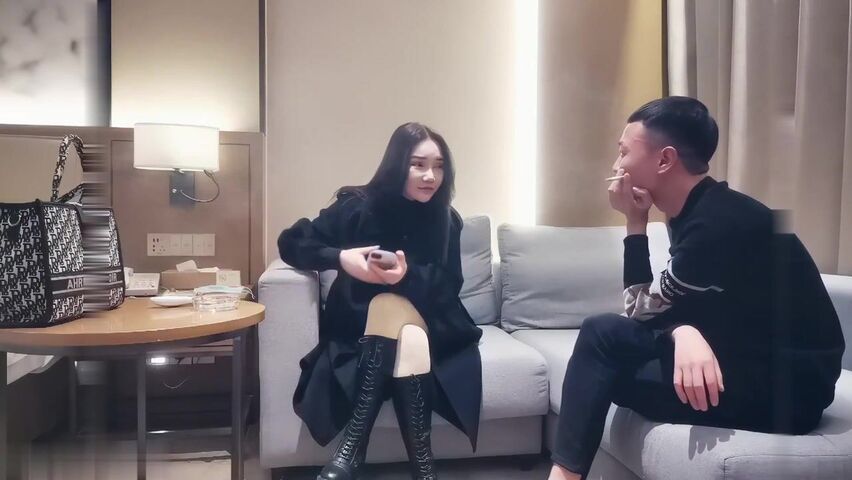 【麻花免费视频】国风旗袍主题3500网约外围女神沙发抠穴