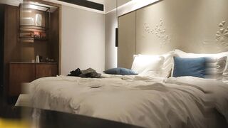 【麻花免费视频】壹屌寻欢2800网约外围甜美小姐姐连干两场