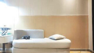 【麻花免费视频】壹屌寻欢鸭哥猛男清纯学妹沙发近景征服嫩妹