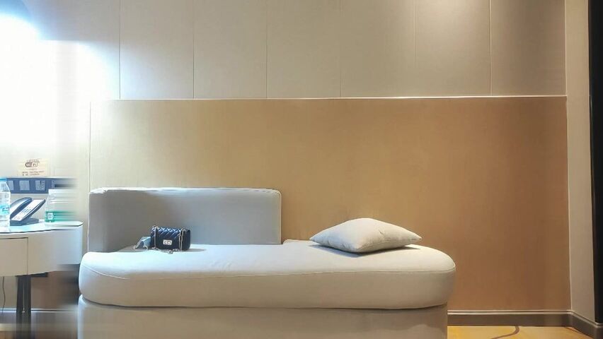 【麻花免费视频】壹屌寻欢鸭哥猛男清纯学妹沙发近景征服嫩妹