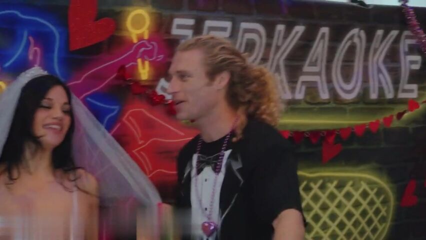 【麻花免费视频】性感的波斯奶牛与大鸡巴老板通过爆菊方式通过游戏秀