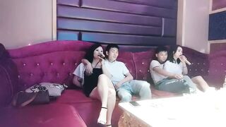 【麻花免费视频】歌厅探花专攻KTV小姐姐两个妹子4P后入
