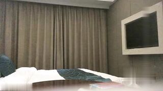 【麻花免费视频】白色外套苗条身材妹子啪啪翘起屁股口交上位