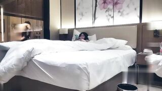 【麻花免费视频】约个长腿妹子啪啪舌吻拨开内裤摸逼69口交后入