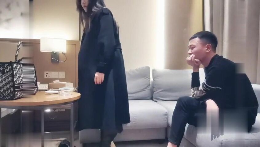 【麻花免费视频】约操外围小姐姐大胸网红脸沙发啪啪后入