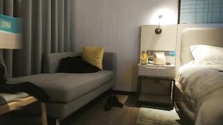 【麻花免费视频】肌肉佬探花兼职家庭少妇长腿主动骑乘高潮