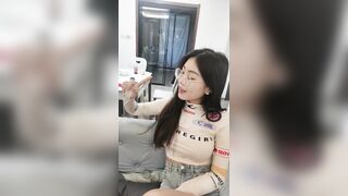 【麻花免费视频】大学生下海多个妹子啪啪做爱沙发上一顿操