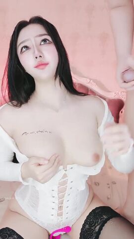 【麻花免费视频】宠你的芭比女友骑乘上位高潮不间断刺激