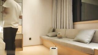 【麻花免费视频】西装妹子脱掉外套舌吻深喉口交抬起大长腿抽插