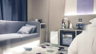 【麻花免费视频】赵总寻欢外围女神扛起大长腿花式啪啪高潮不断