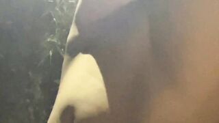 【麻花传媒视频】《网爆校园霸凌门事件》学妹放学被混混拦住,扒光她衣服拳打脚踢用甩棍插逼