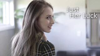 【麻花传媒视频】圣帕特里克节女同性恋情人相互舔逼刺激流水