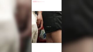 【麻花传媒视频】干了我不敢干的事，色胆包天重磅推荐【团队协作地铁公交围猎少女少妇】三人把很美的少女顶臀吓哭了 好害怕！