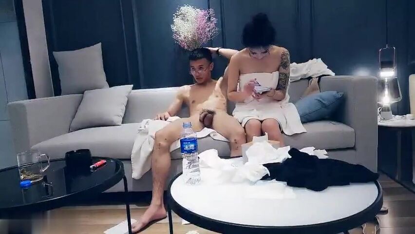 【麻花传媒视频】三太子探花苗条女模抽插沙发骑乘鸡巴玩弄