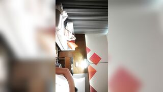 【麻花免费视频】化妆品专卖店的小三被打 衣服都扒奶子都露出来了太暴力 骑着凑 别说还挺漂亮