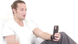 【麻花免费视频】火辣红发杰西卡·瑞安在丈夫外出时照顾好她的继子