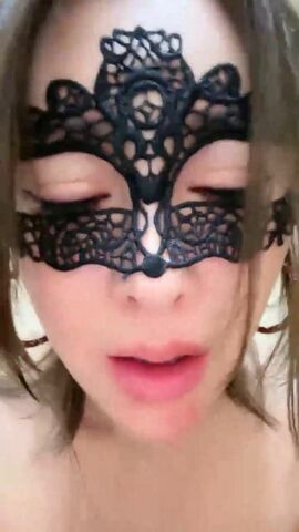 【麻花免费视频】新人下海面罩骚御姐包臀裙性感黑丝自摸骚穴