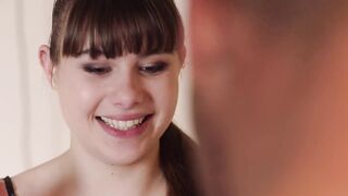 【麻花免费视频】操了客房女仆玩弄鸡巴深喉各种深插不断