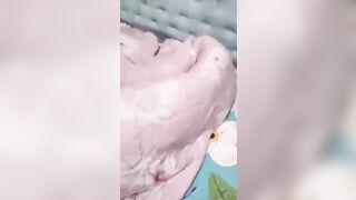 【麻花免费视频】山东捉奸骚货偷情还理直气壮正在啪啪老公闯入