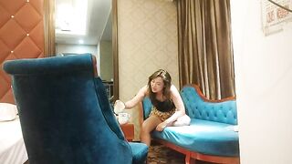 【麻花免费视频】网恋新人剩女正当饥渴时床上淫荡高潮爽歪歪