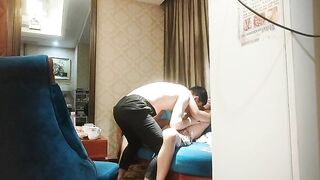 【麻花免费视频】网恋新人剩女正当饥渴时床上淫荡高潮爽歪歪