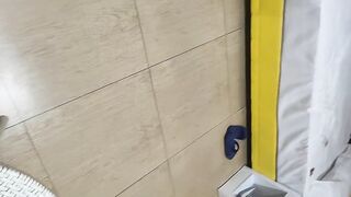 【麻花免费视频】网恋奔现极品20岁少女调情舌吻后入女上花式百出