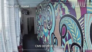 【麻花免费视频】欲火中烧旅馆 - 巨乳宝贝操她的继兄弟和他的朋友全场景