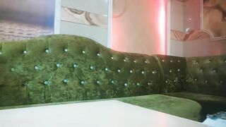 【麻花免费视频】商K达人激情一整夜与小萝莉深入交流双双高潮