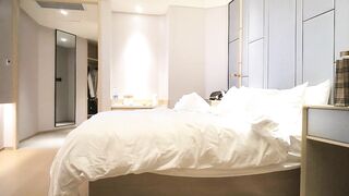 【麻花免费视频】2021_6_4，【小宝寻花】，神似李菲儿，身高169，99年极品外围，C杯美乳白又大，红内裤战神独领风骚，佳作不断