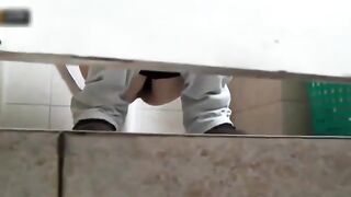 【麻花免费视频】国内某肛肠医院内部职工患者治疗屁眼前乳女卫生间偷拍护士！