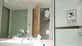 【麻花免费视频】酒店浴室素人小情侣做爱自拍