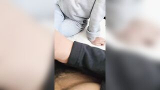 【麻花免费视频】【网爆泄密】忽悠高中生学妹家里打飞机，樱桃小嘴第一次口，需要慢慢教她