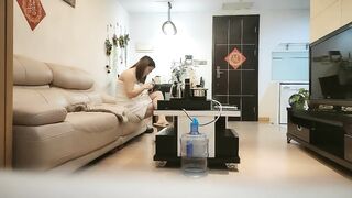 【麻花免费视频】实录在家偷情清纯护士系的处女学生妹子又把媳妇操了