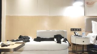 【麻花免费视频】甜美脸蛋，高挑身材干一半突然来人