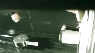 【麻花免费视频】酒吧女厕全景偷拍