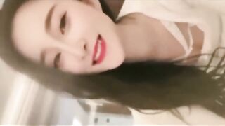 【麻花免费视频】退役空姐，完美S型身材，妖媚迷人的网红脸蛋！