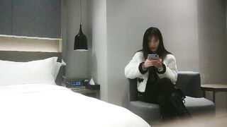 【麻花免费视频】高颜值大长腿高筒靴女神，真实性感苗条甜美，做爱很洒脱