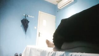 【麻花免费视频】【勾搭良家技师】偷拍重金买钟足疗会所人妻技师，带回酒店无套内射爽歪歪，干的心里美滋滋