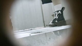 【麻花免费视频】【厕拍精品】商场厕拍，身材很棒的妹子，可惜小逼很黑