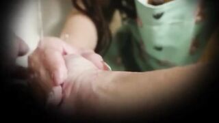 【麻花免费视频】【性管理幼儿园】极品白虎老师被学生们轮奸爆操后口爆射精