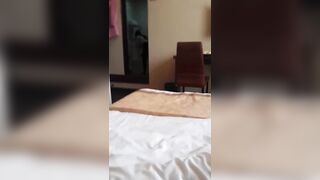 【麻花免费视频】【网曝泄密】沈阳大二反差婊打电话操逼，全程骚话对白，高清完整版