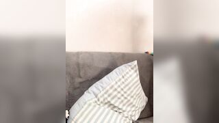 【麻花免费视频】【网红下海】主播“小狐狸”巨乳太大，自慰潮喷