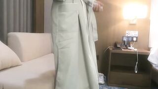 【麻花免费视频】酒吧搭讪的妹子，一开始矜持不让操，推倒直接干两炮