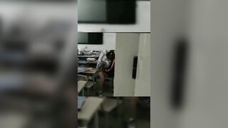 【麻花免费视频】【2023年教师黑料15部合集】各种学生在教师偷情约炮偷吃禁果被偷拍，老师学生领导互相操