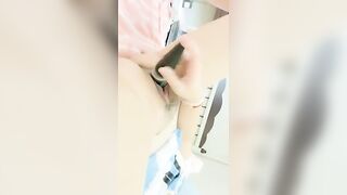 高颜值萌妹子近距离特写道具自慰 开裆肉丝按摩大力震动插入逼逼呻吟 很是诱惑喜欢不要错过.